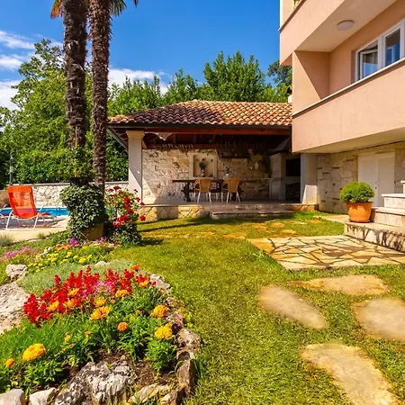 Mediterranean Terrace With Bbq, Swimming Pool And Sea View Appartement *