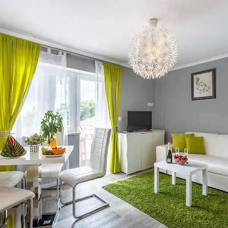Appartement Mediterranean Terrace With Bbq, Swimming Pool And Sea View