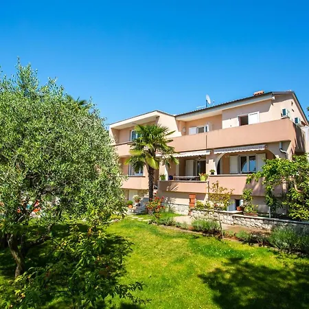Mediterranean Terrace With Bbq, Swimming Pool And Sea View Apartman