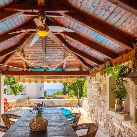 Mediterranean Terrace With Bbq, Swimming Pool And Sea View Apartman