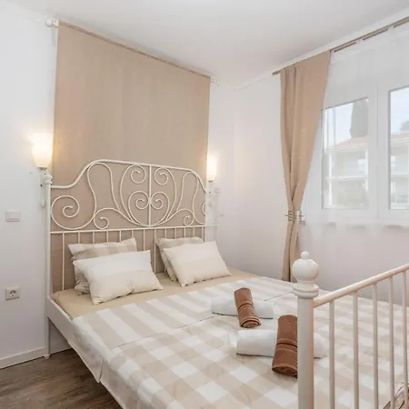 Apartman Mediterranean Terrace With Bbq, Swimming Pool And Sea View Njivice