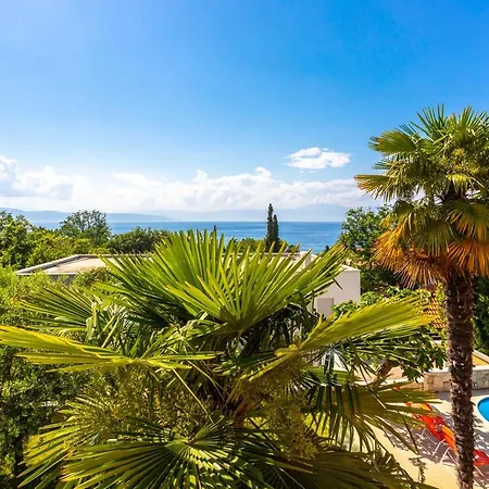 Mediterranean Terrace With Bbq, Swimming Pool And Sea View Apartman Njivice