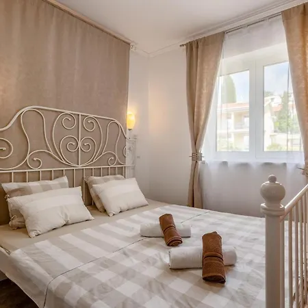 Mediterranean Terrace With Bbq, Swimming Pool And Sea View * Njivice