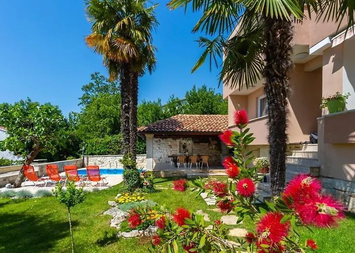 Mediterranean Terrace With Bbq, Swimming Pool And Sea View * ニヴィーチェ