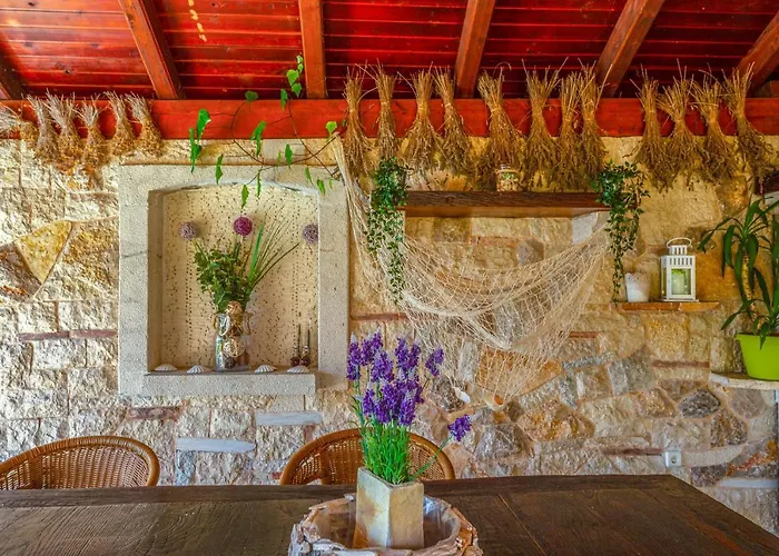 アパート Mediterranean Terrace With Bbq, Swimming Pool And Sea View