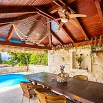 Mediterranean Terrace With Bbq, Swimming Pool And Sea View 奈维斯