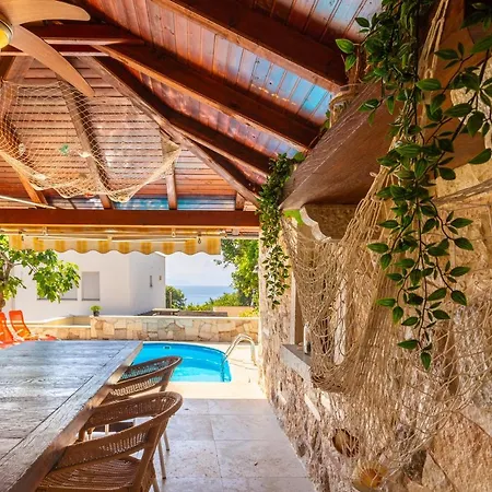 Apartment Mediterranean Terrace With Bbq, Swimming Pool And Sea View