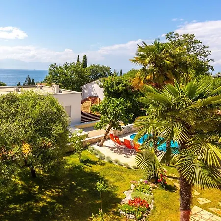 Mediterranean Terrace With Bbq, Swimming Pool And Sea View Apartment *