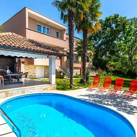 Mediterranean Terrace With Bbq, Swimming Pool And Sea View Apartment *