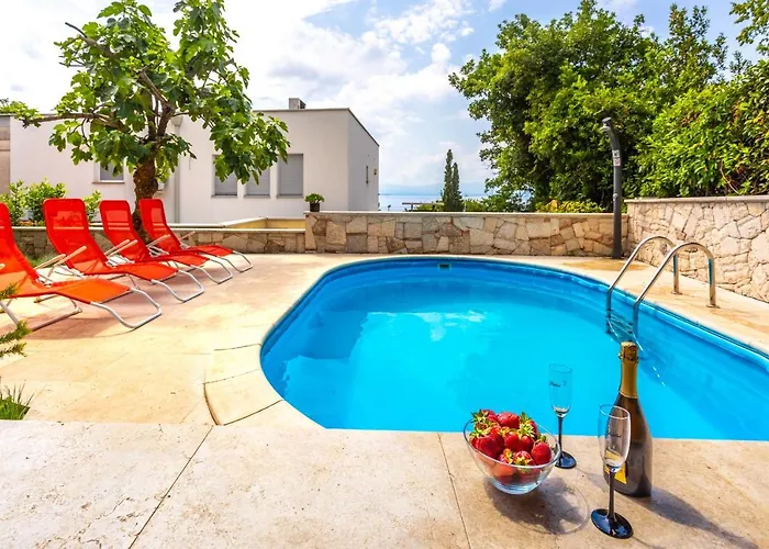 Mediterranean Terrace With Bbq, Swimming Pool And Sea View *