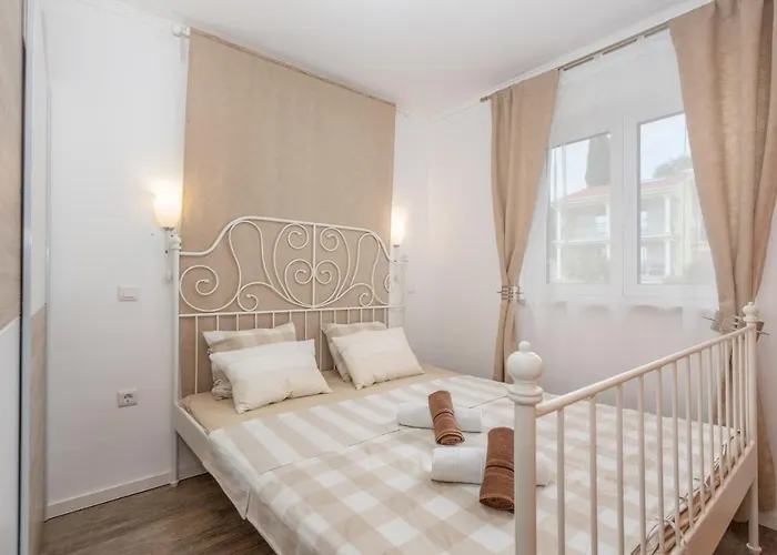 Apartment Mediterranean Terrace With Bbq, Swimming Pool And Sea View Njivice
