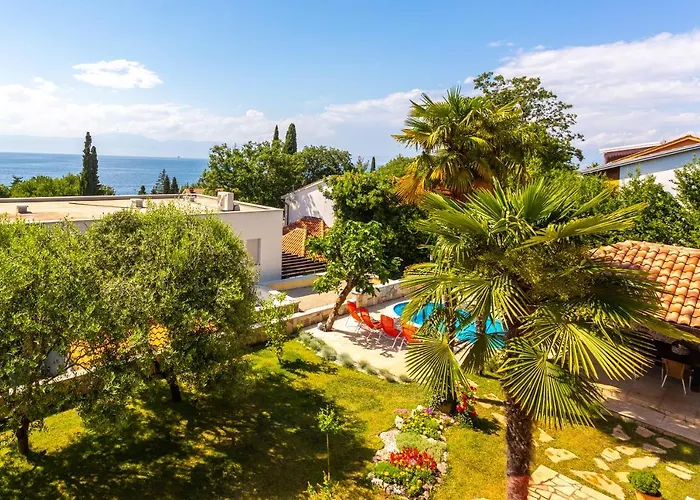 Mediterranean Terrace With Bbq, Swimming Pool And Sea View Apartment *