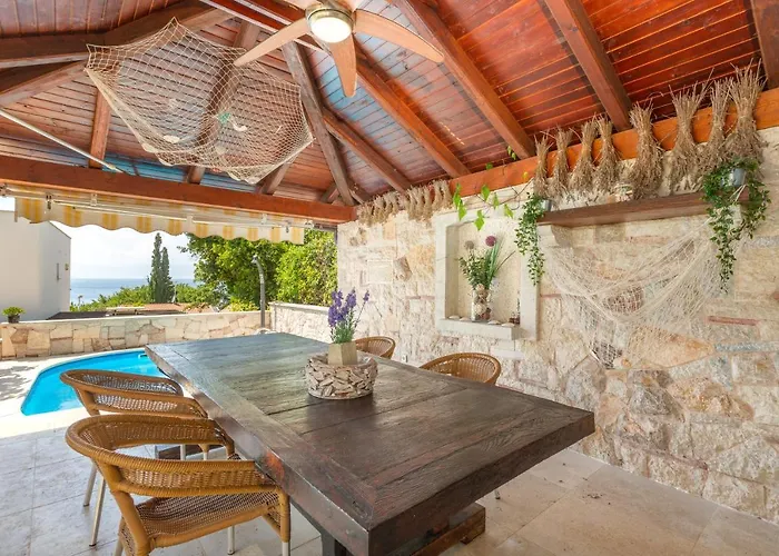 Apartment Mediterranean Terrace With Bbq, Swimming Pool And Sea View *