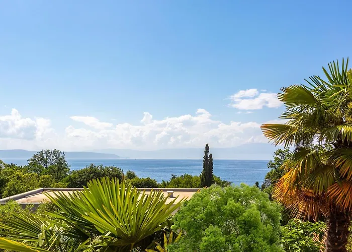 Apartment Mediterranean Terrace With Bbq, Swimming Pool And Sea View